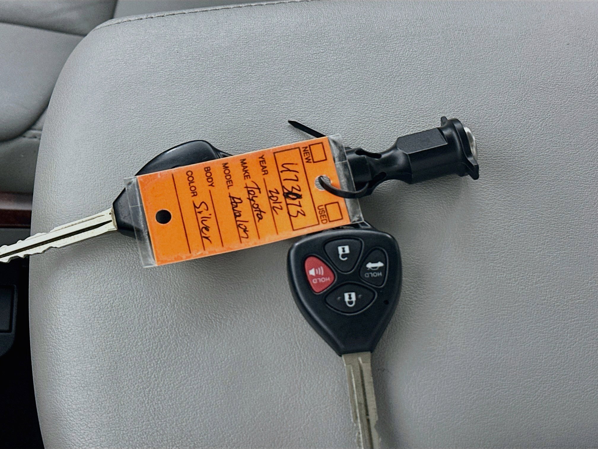 Used 2012 Toyota Avalon FWD image 23