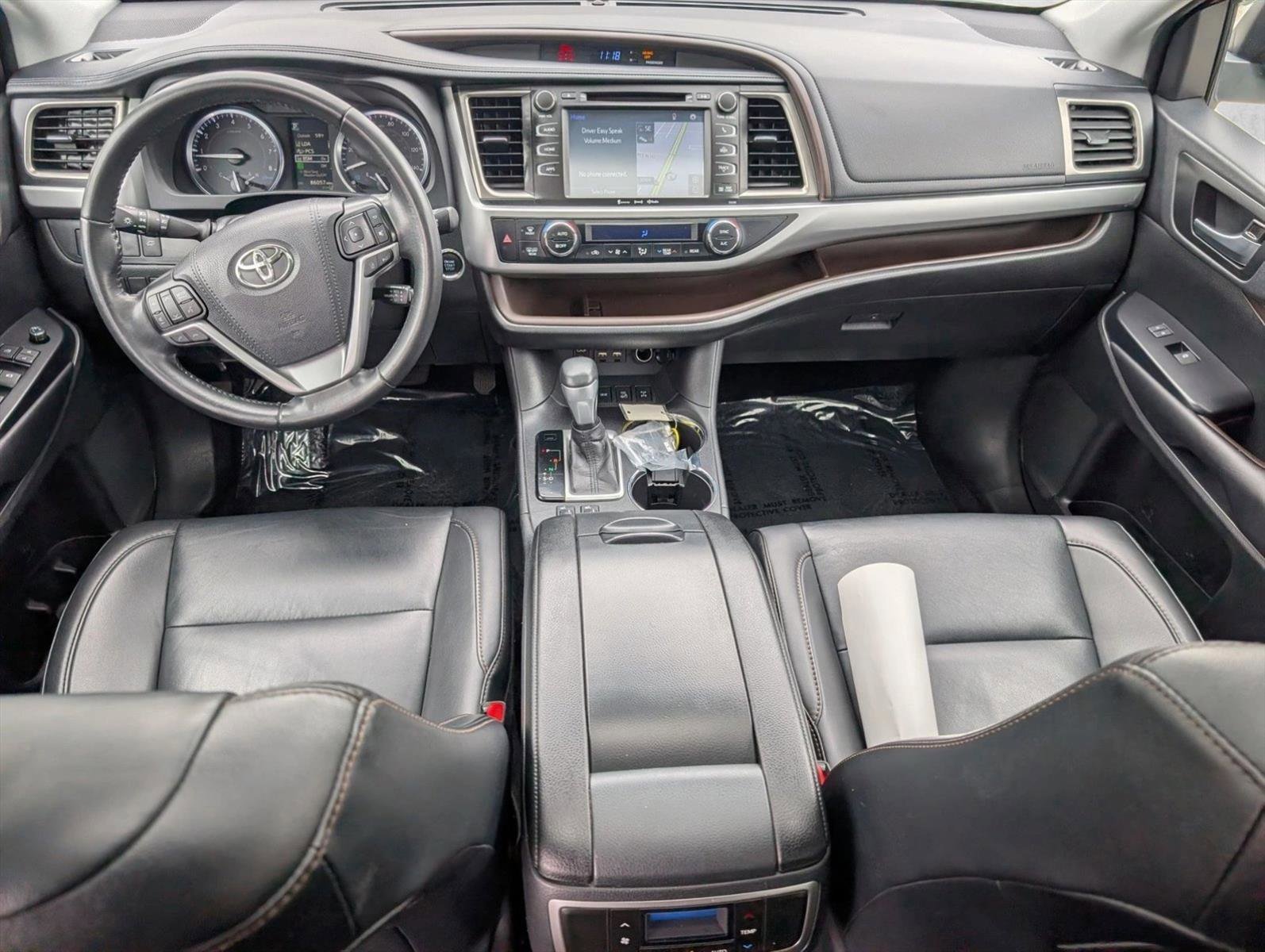 Used 2019 Toyota Highlander XLE AWD/4WD image 17