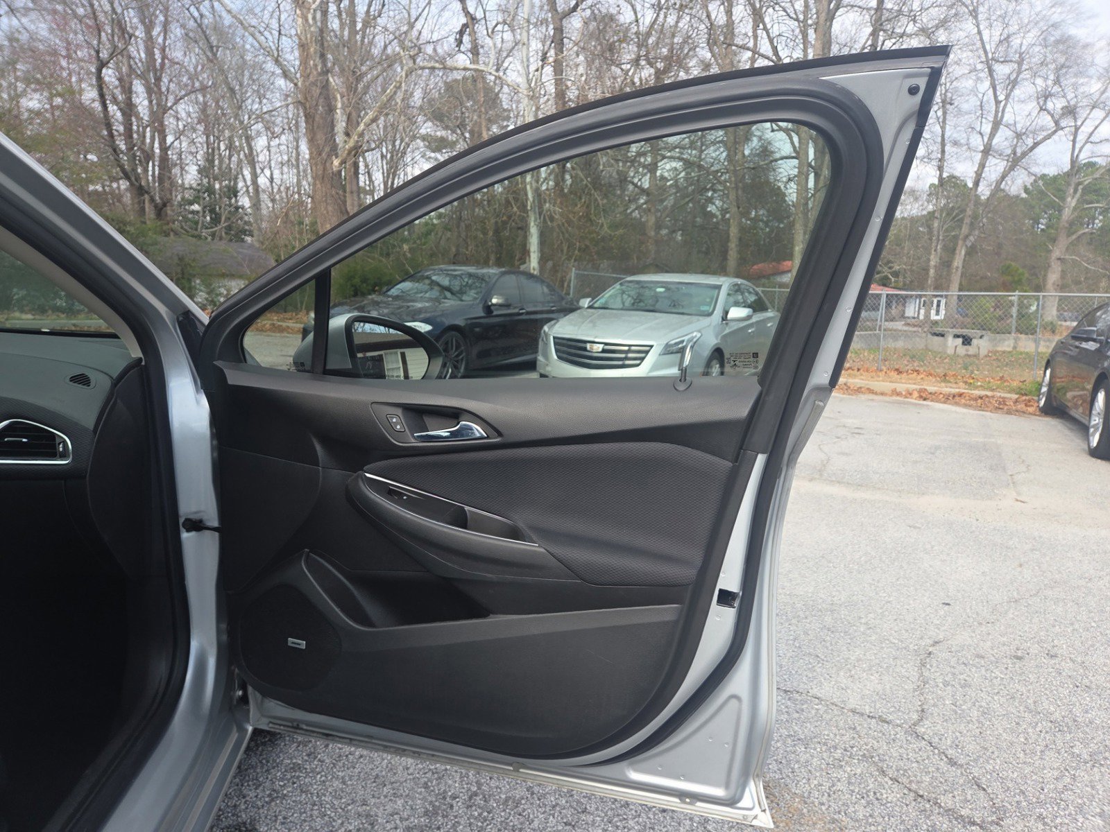 Used 2017 Chevrolet Cruze LT w/ Sun And Sound Package FWD image 17