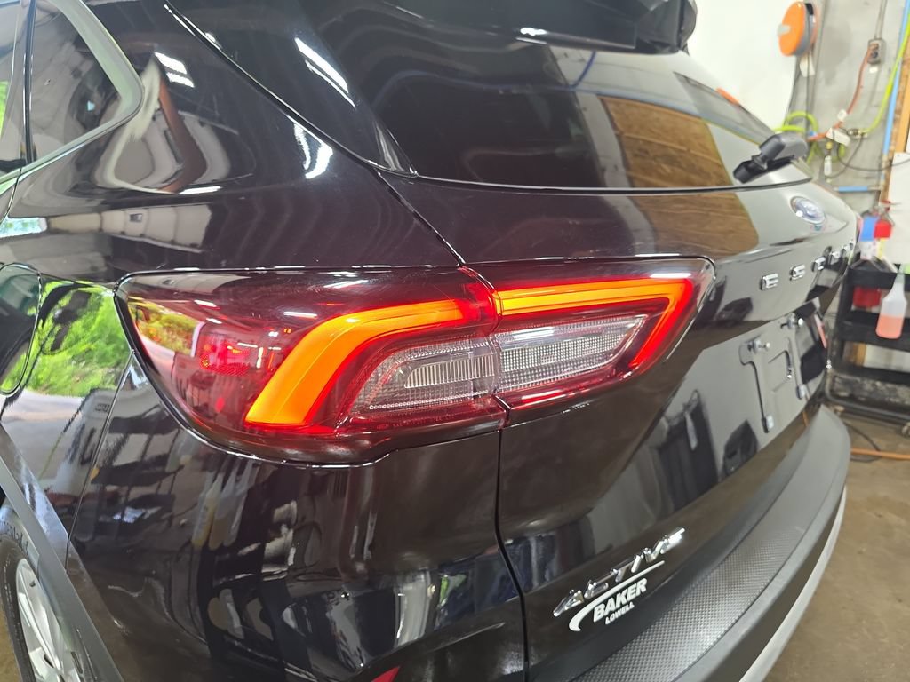 Used 2025 Ford Escape Active AWD/4WD image 31