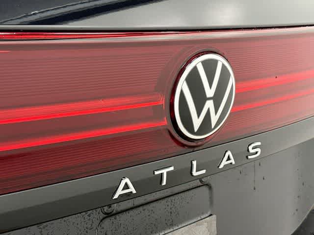 Used 2025 Volkswagen Atlas Peak Edition SE AWD/4WD image 29