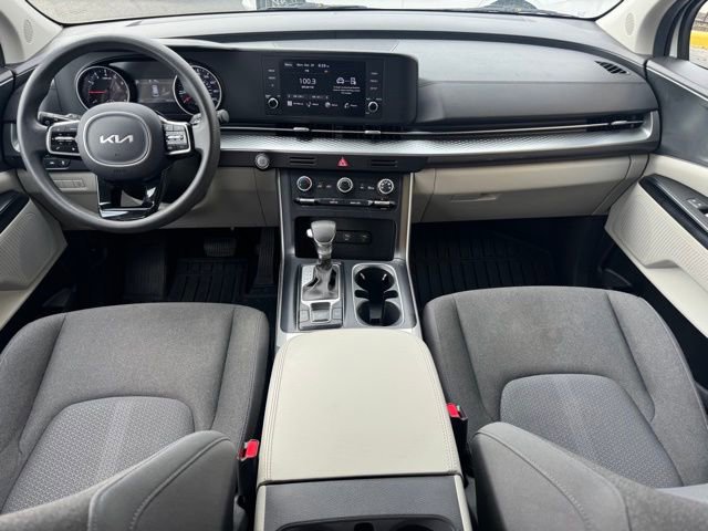 Used 2024 Kia Carnival LX FWD image 16