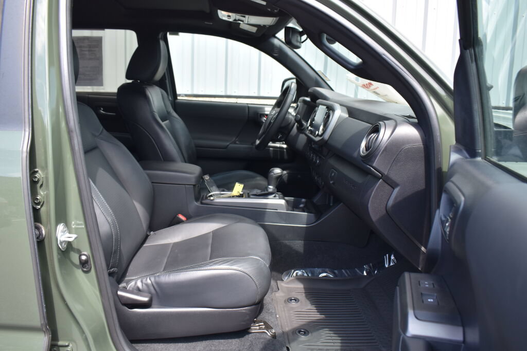 Certified 2021 Toyota Tacoma TRD Sport w/ TRD Premium Sport Package AWD/4WD image 25