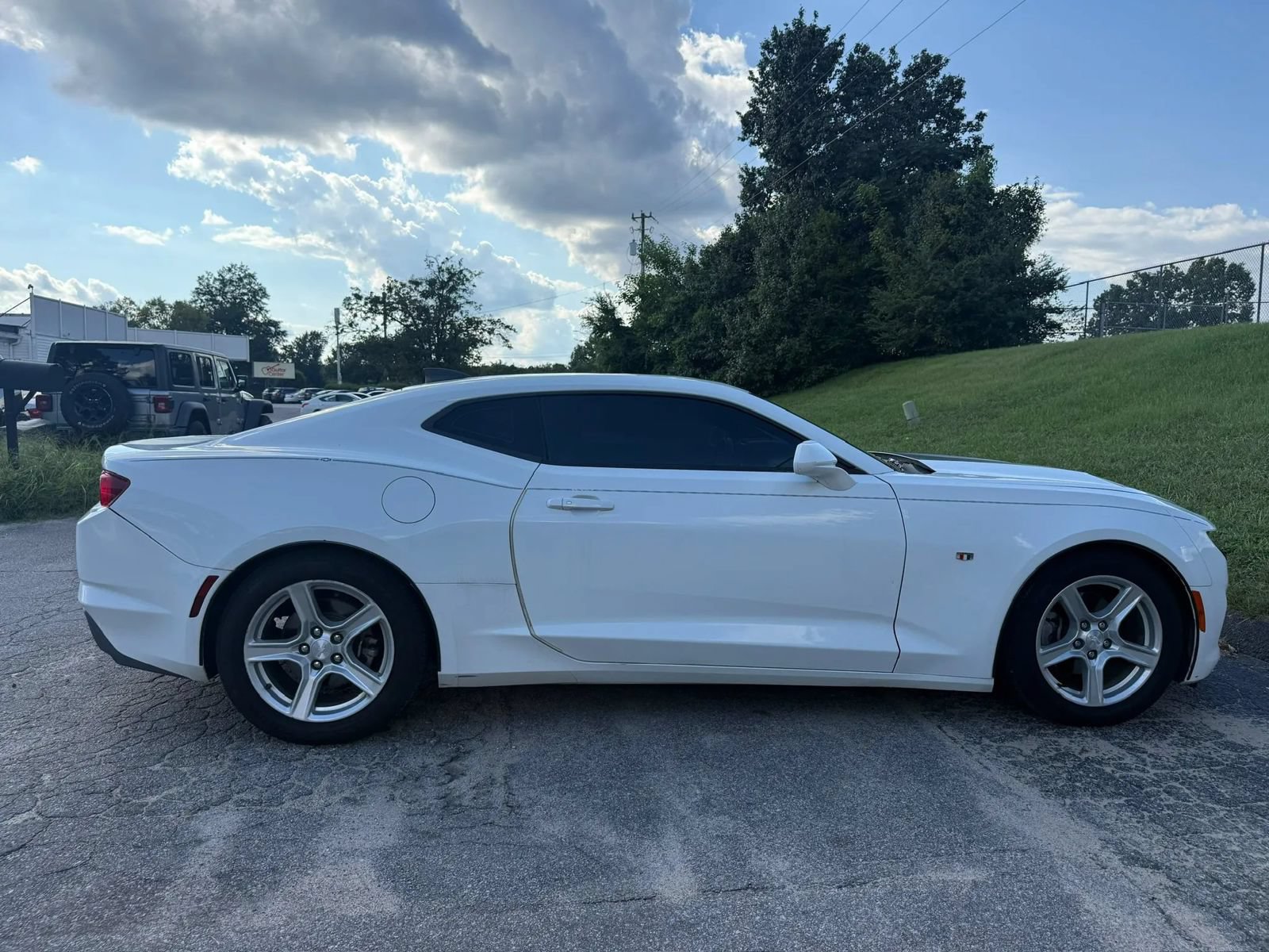Used 2019 Chevrolet Camaro LT RWD image 5