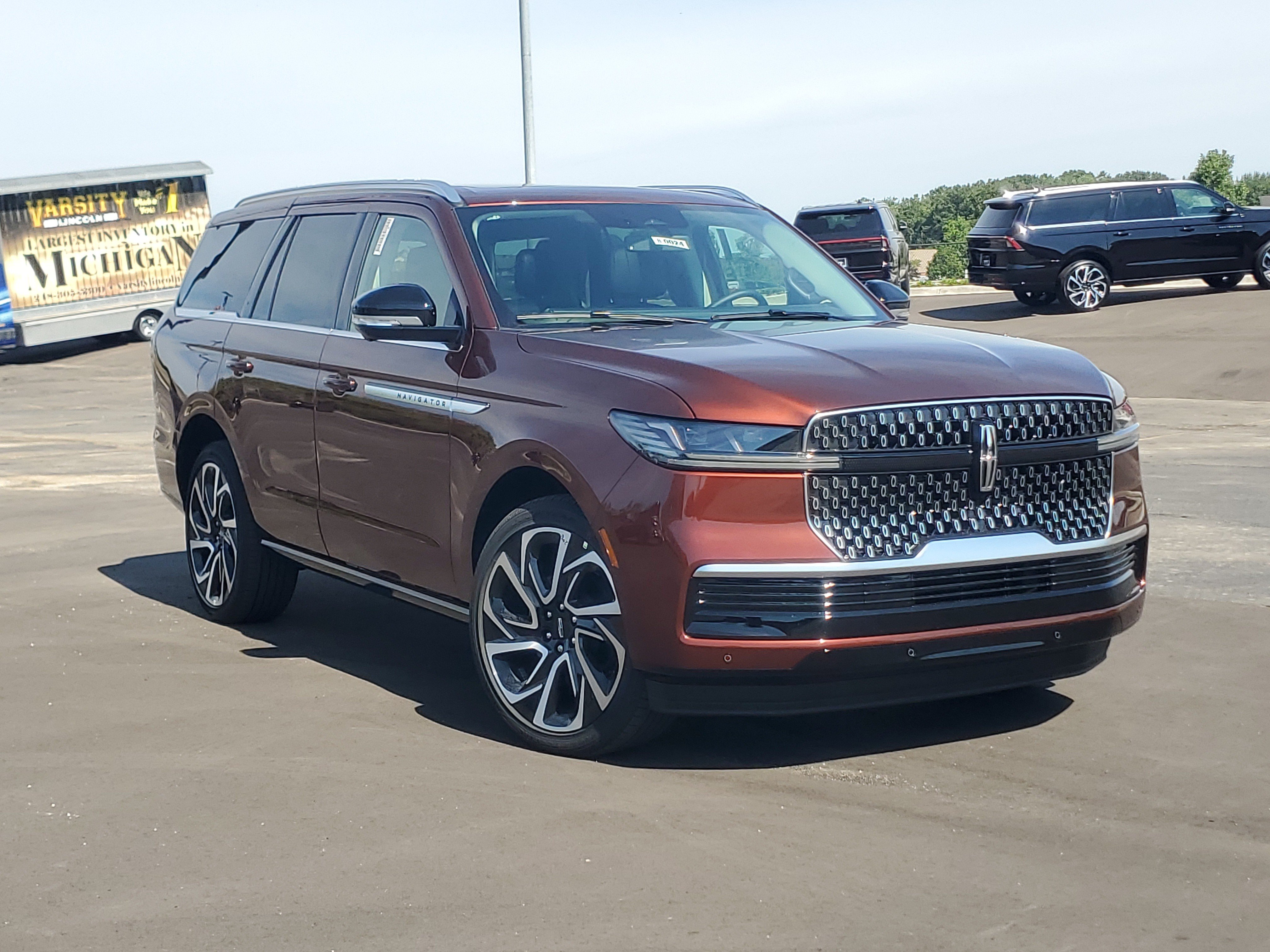 New 2027 Lincoln Navigator Reserve AWD/4WD image 1