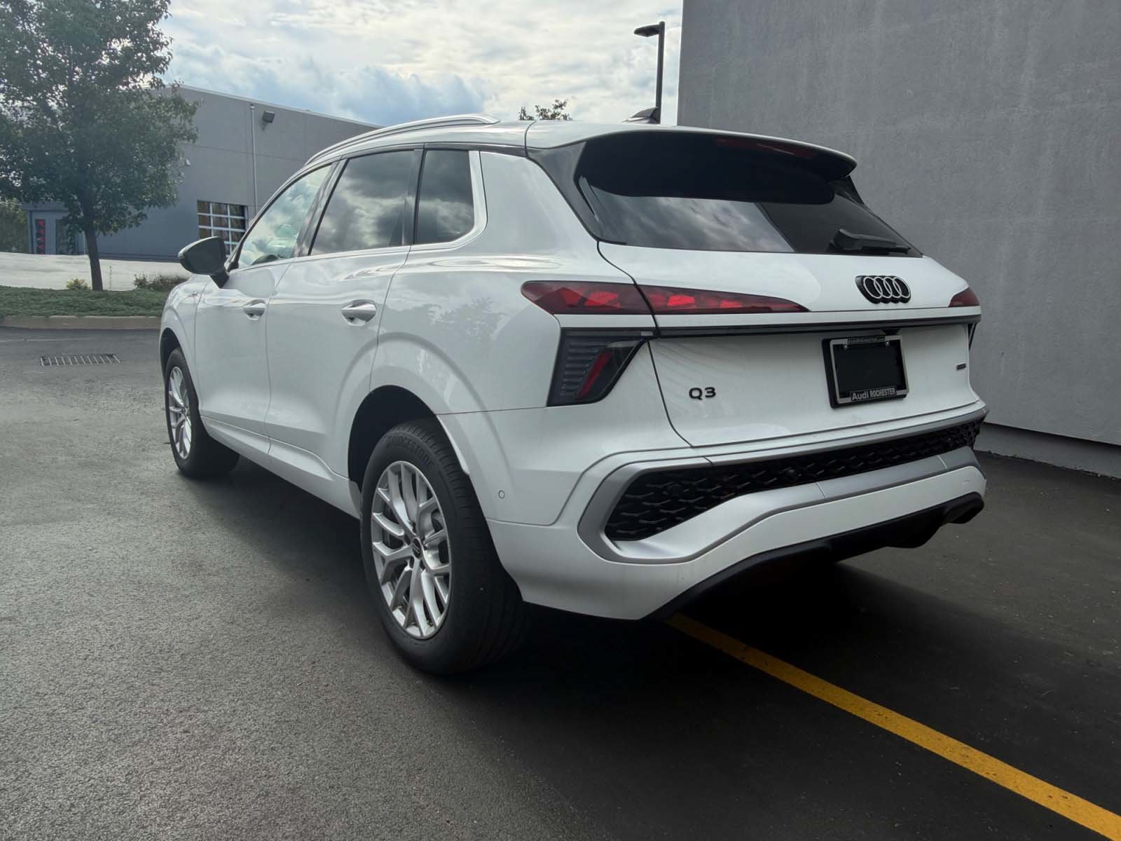 New 2026 Audi Q3 quattro 2.0T AWD/4WD image 3