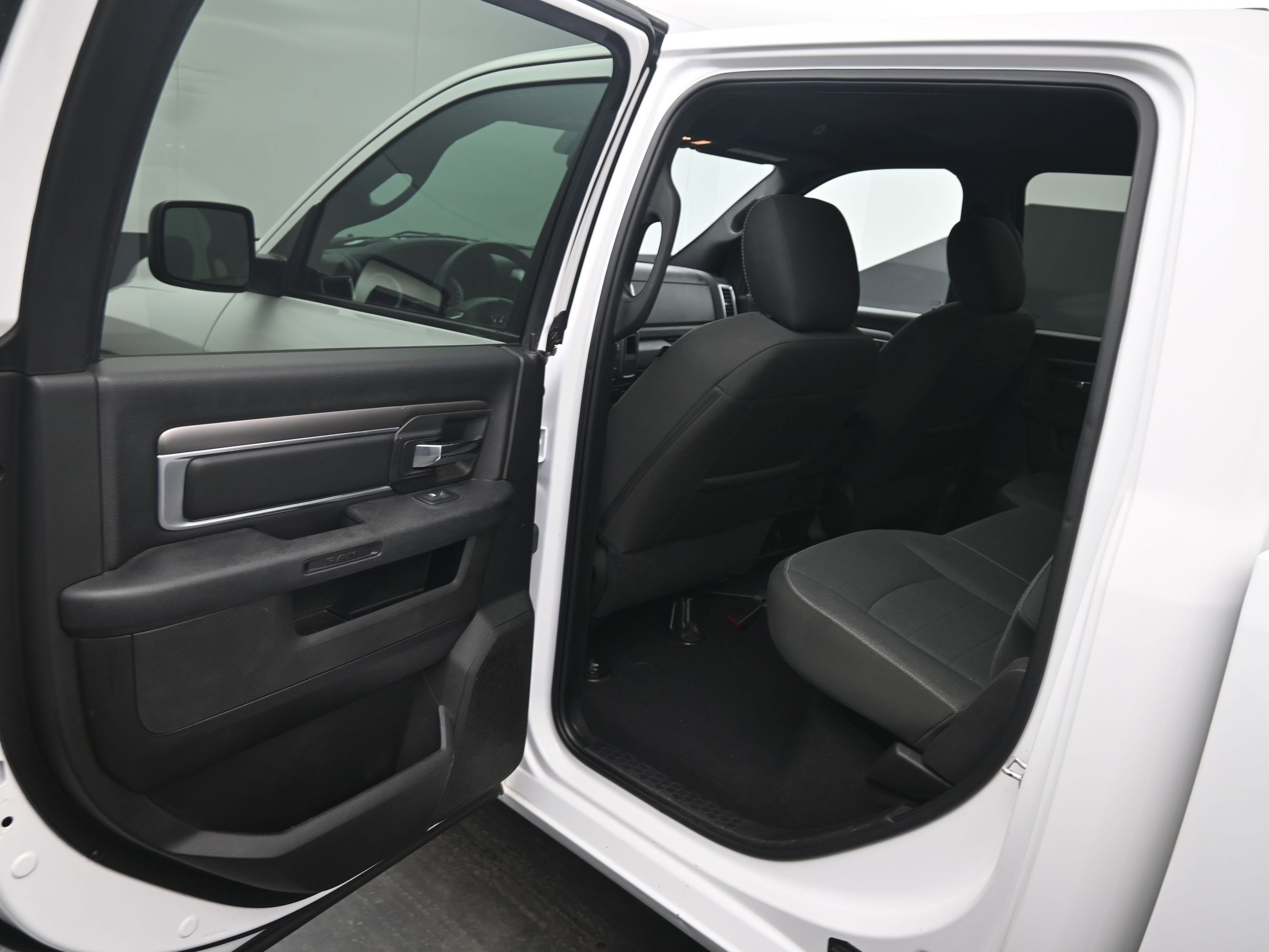 Used 2024 RAM 1500 Classic Warlock image 14