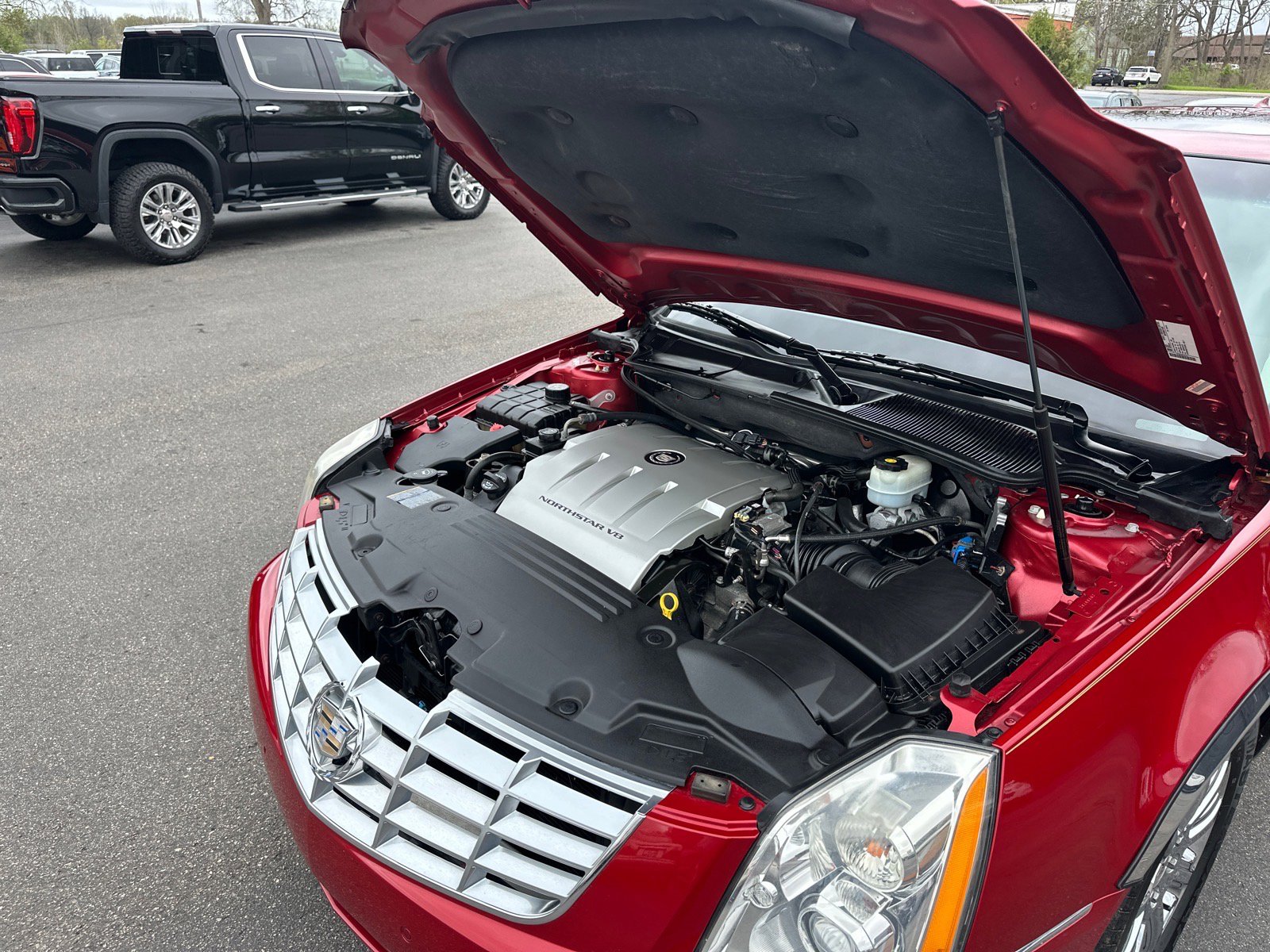 Used 2009 Cadillac DTS w/ Sun And Sound Package FWD image 14
