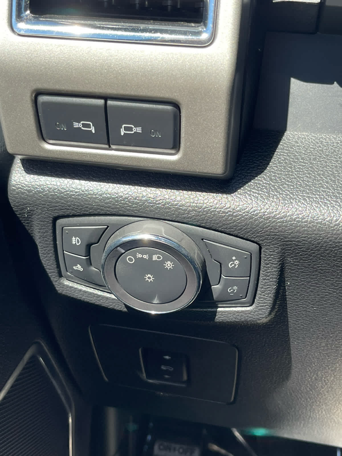 Used 2015 Ford F150 Lariat AWD/4WD image 22