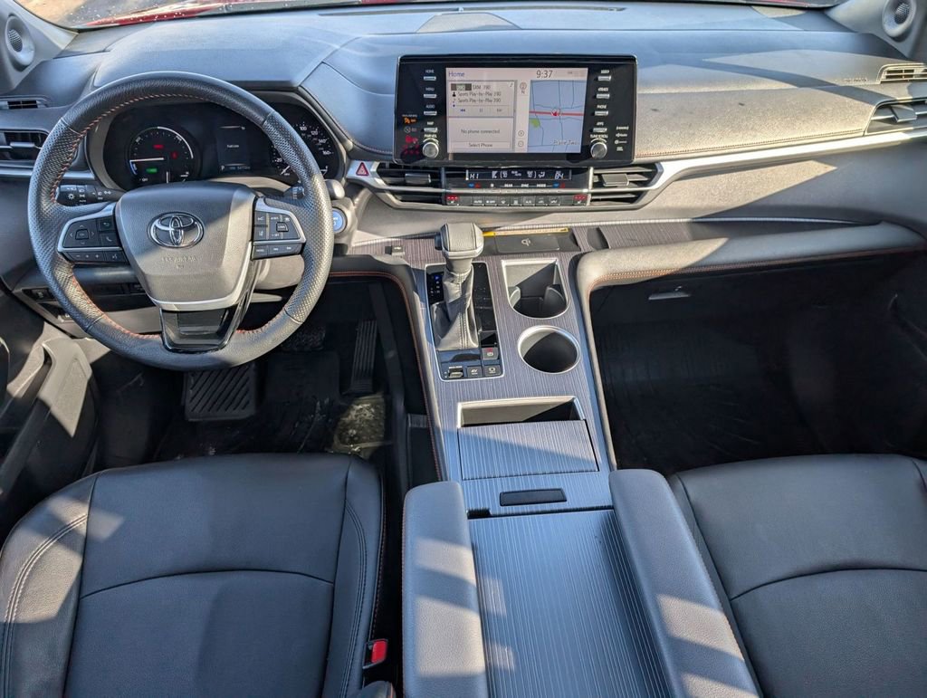 Used 2022 Toyota Sienna XSE image 38