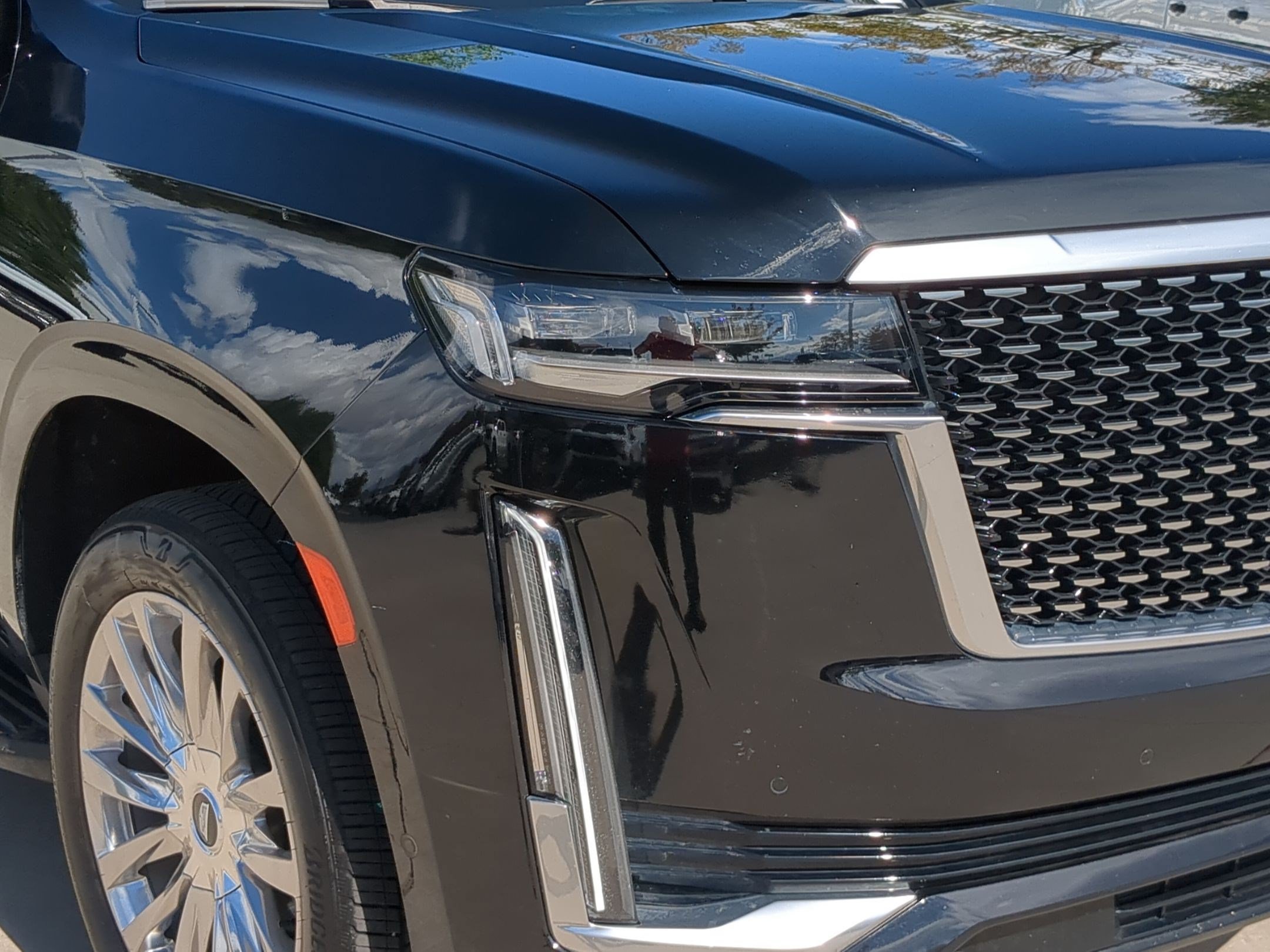 Certified 2023 Cadillac Escalade Premium Luxury AWD/4WD image 11