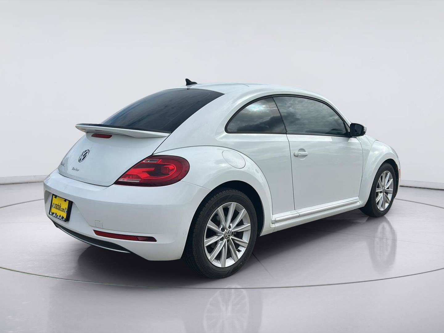 Used 2017 Volkswagen Beetle 1.8T SE FWD image 4