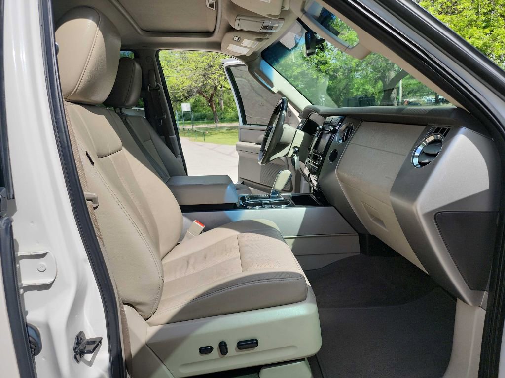 Used 2013 Ford Expedition Limited image 38
