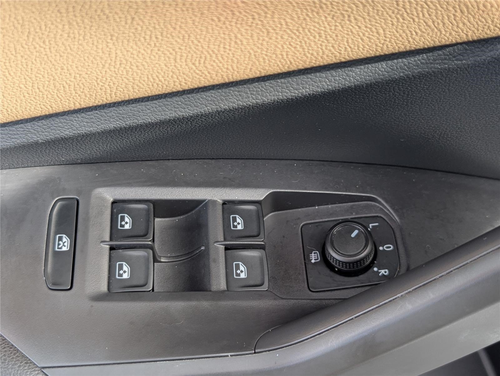 Used 2020 Volkswagen Jetta SE FWD image 18