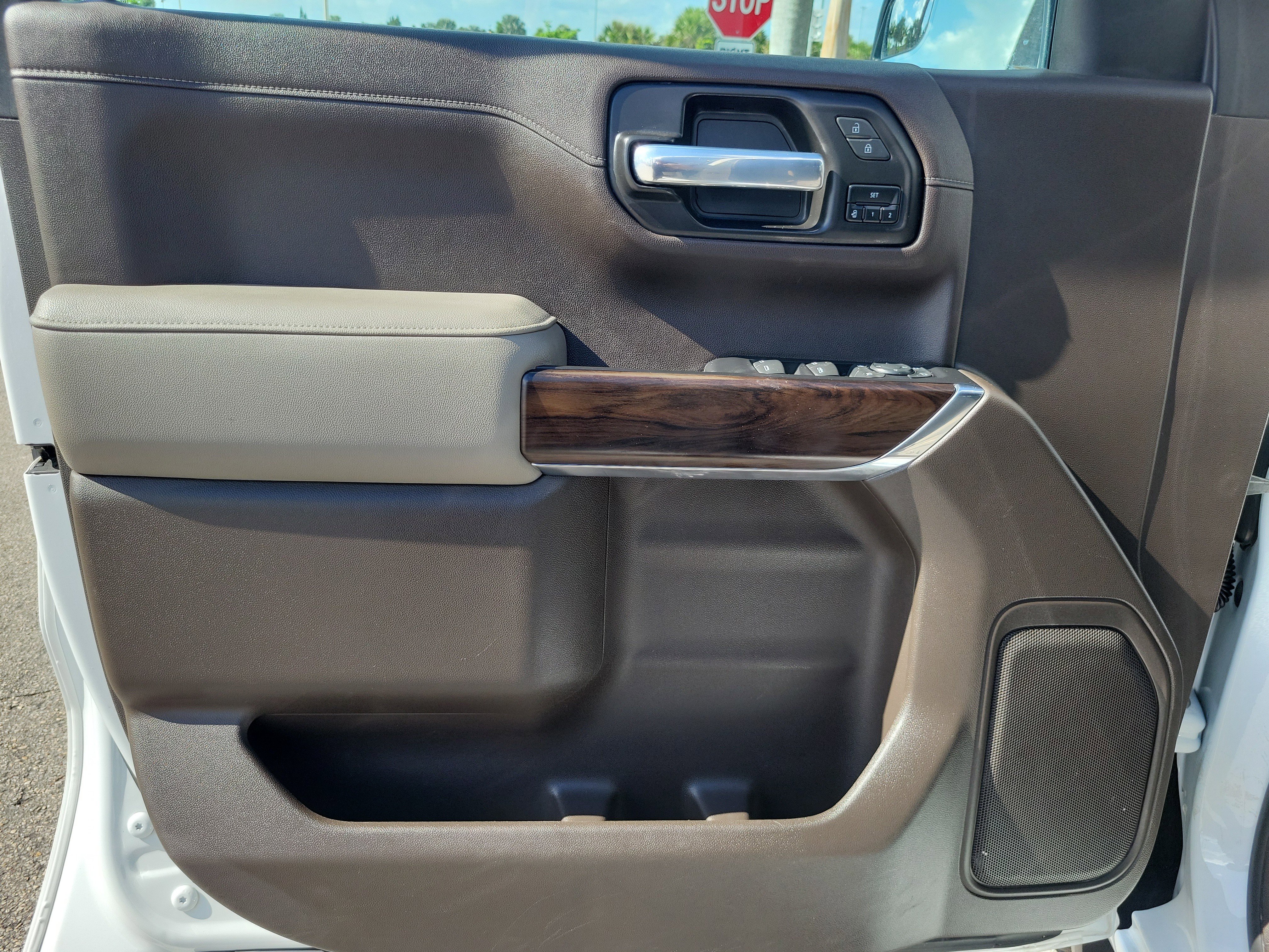 Used 2021 GMC Sierra 1500 SLT w/ SLT Premium Package image 18