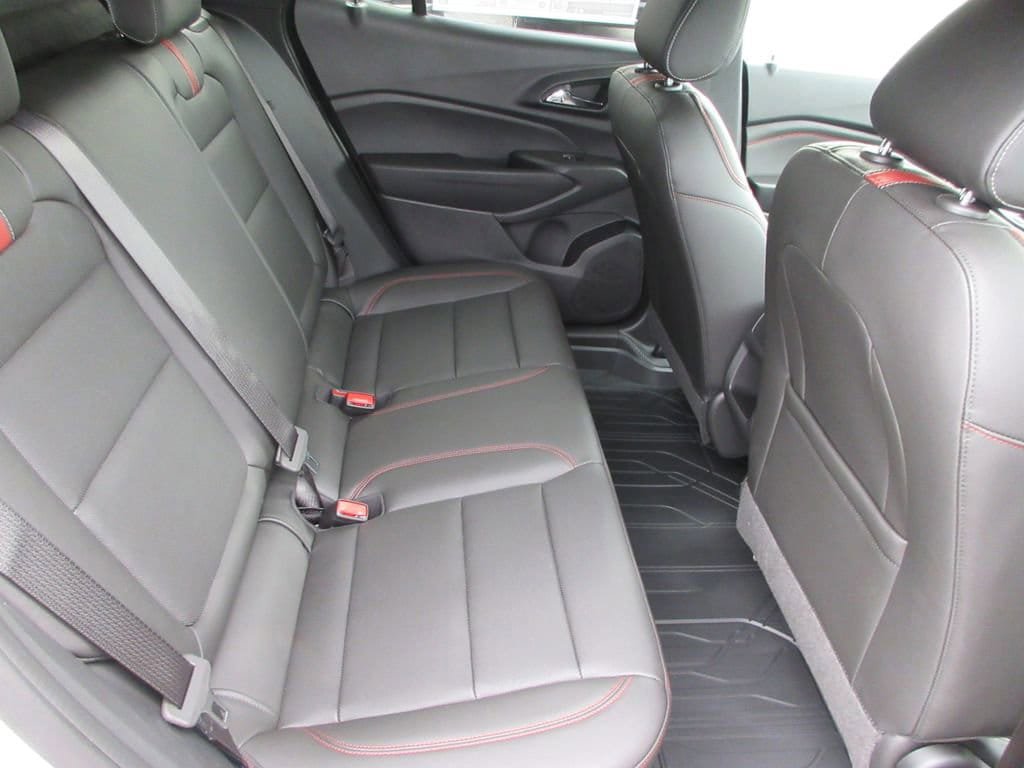 New 2026 Chevrolet Trax RS w/ Sunroof Package FWD image 17