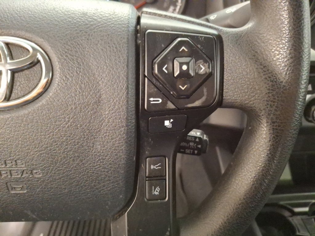 Used 2018 Toyota Tacoma SR AWD/4WD image 17