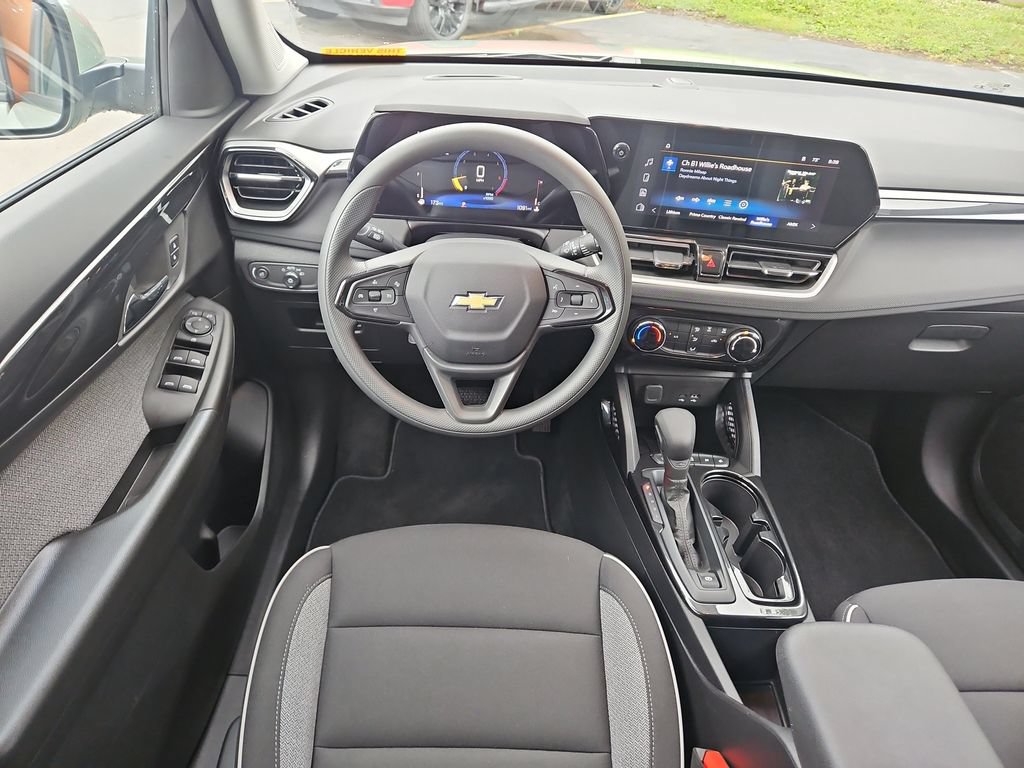 Used 2026 Chevrolet TrailBlazer LT FWD image 12