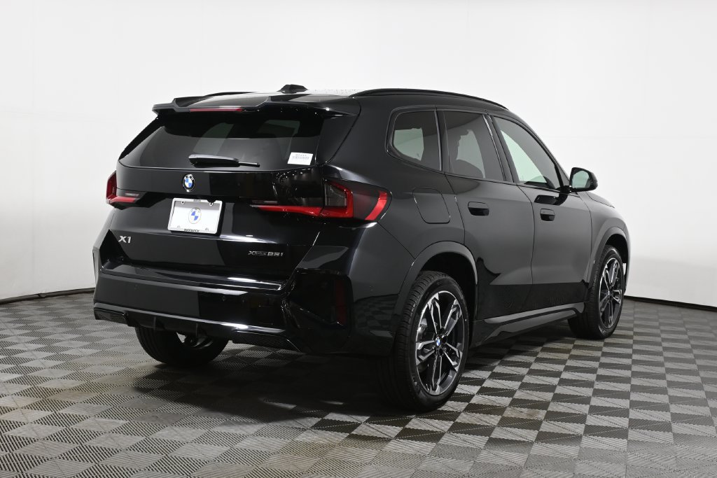 New 2027 BMW X1 xDrive28i AWD/4WD image 7