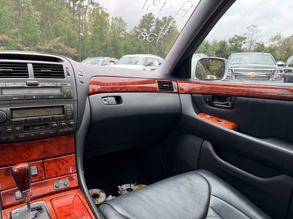 Used 2005 Lexus LS 430 w/ Premium Pkg RWD image 12