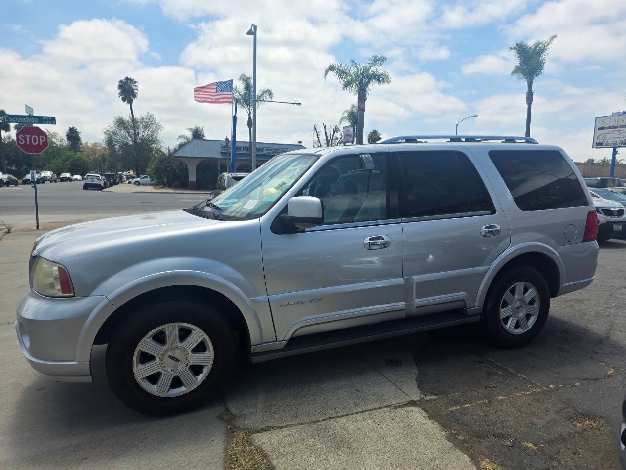 Used 2004 Lincoln Navigator Luxury AWD/4WD image 5