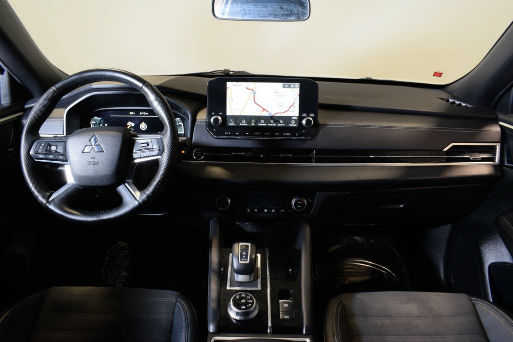 Used 2023 Mitsubishi Outlander SE AWD/4WD image 13