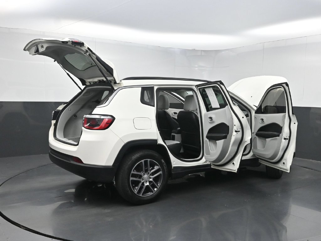 Used 2019 Jeep Compass Latitude w/ Popular Equipment Group FWD image 33