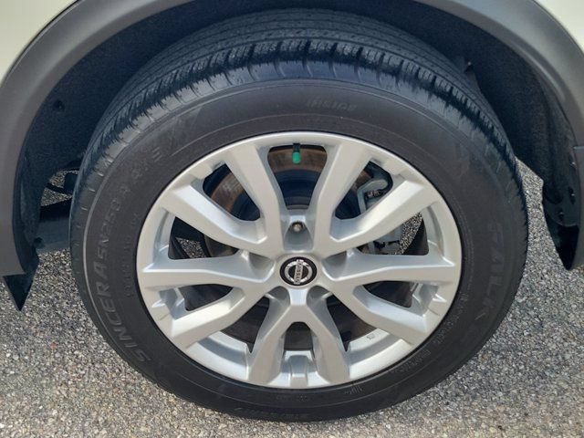 Certified 2021 Nissan Rogue Sport SV FWD image 9