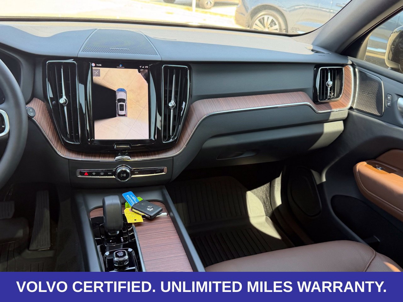 Certified 2024 Volvo XC60 T8 Plus w/ Protection Package Premier AWD/4WD image 15