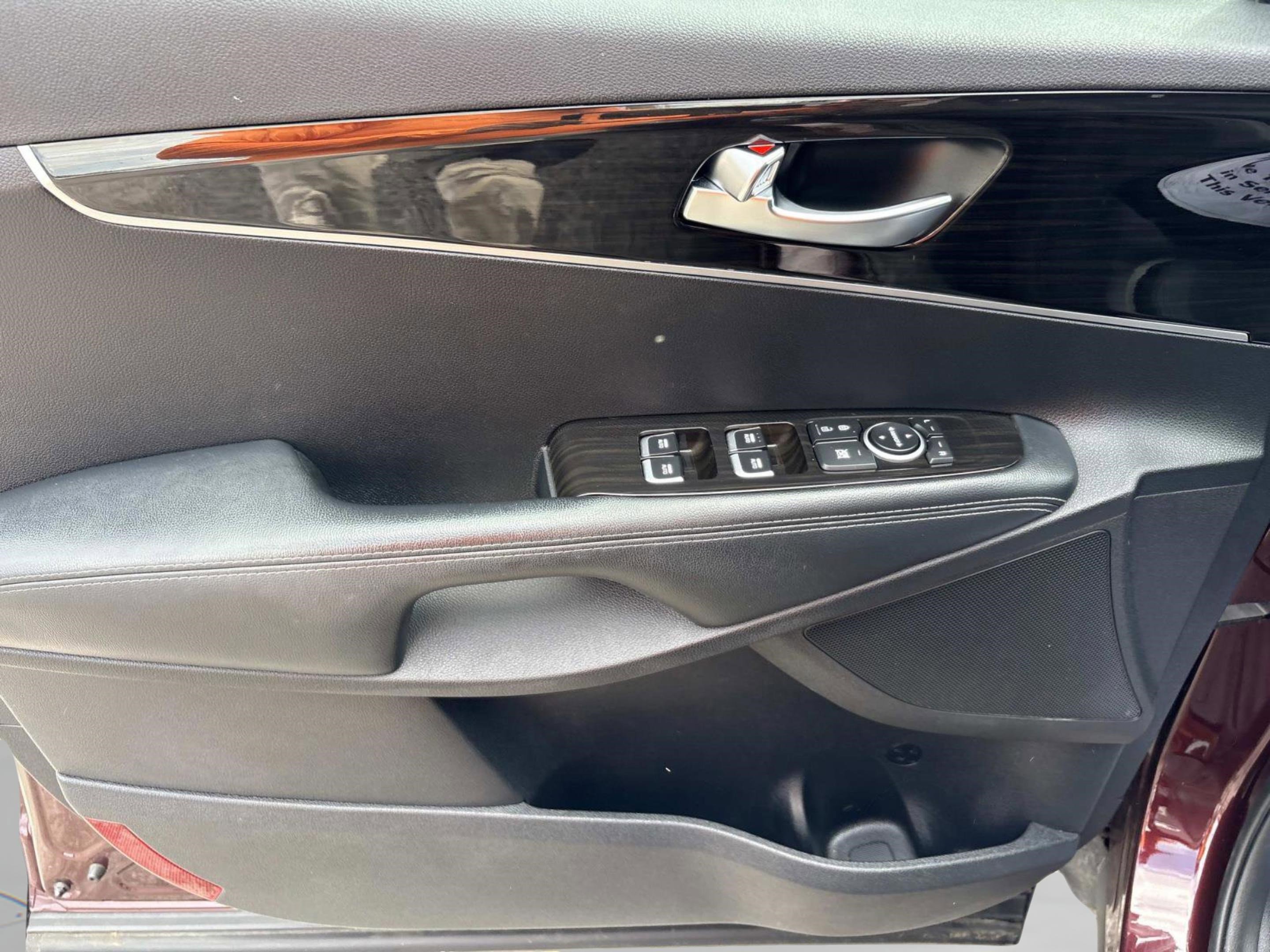 Used 2020 Kia Sorento LX w/ LX I4 Convenience Package image 20