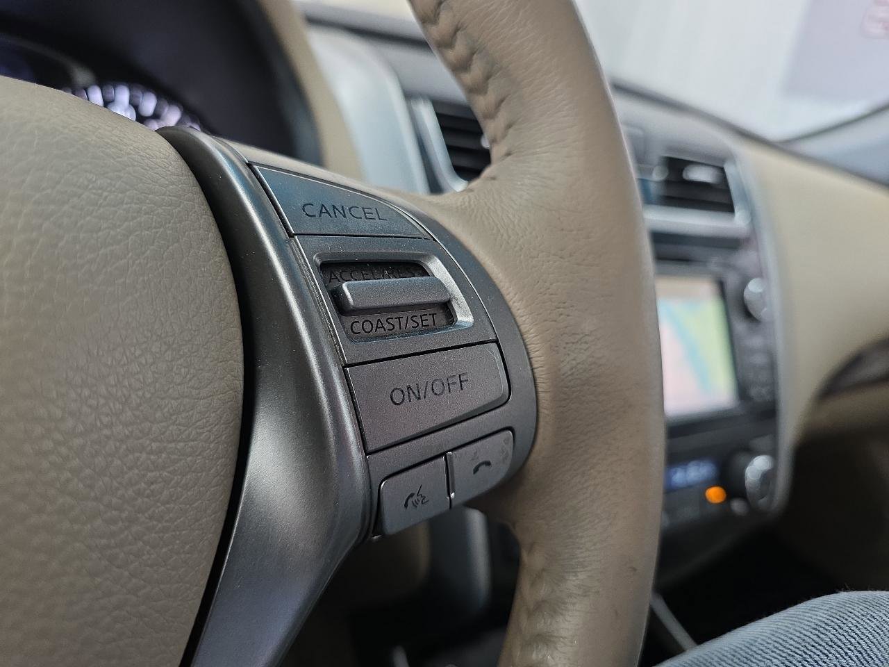 Used 2015 Nissan Altima 2.5 SL w/ Technology Package FWD image 46