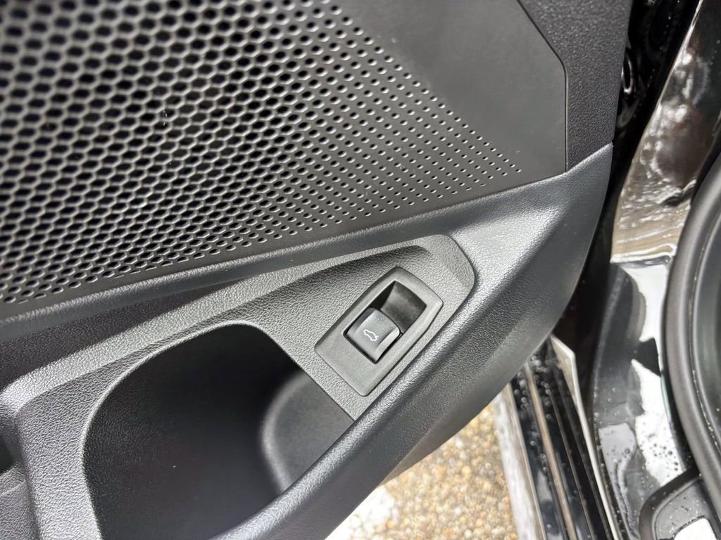 Certified 2025 BMW 330i xDrive Sedan image 14