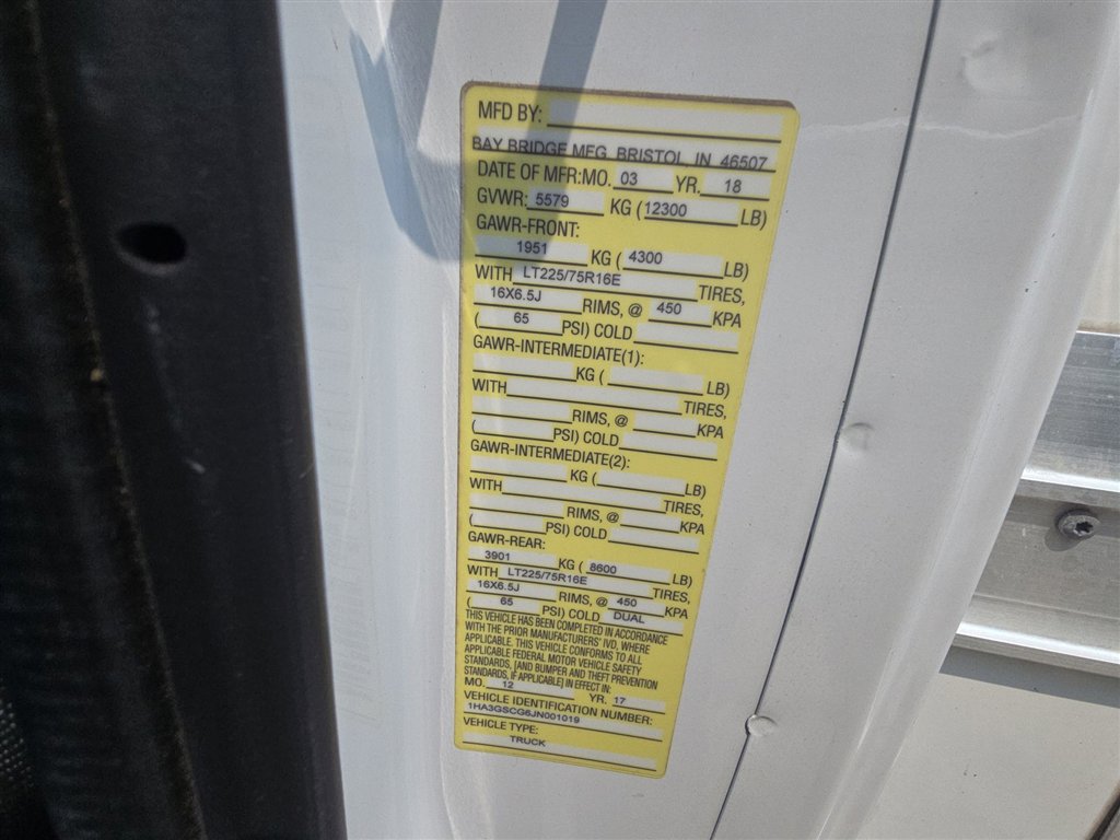 Used 2018 Chevrolet Express 3500 w/ Driver Convenience Package image 30