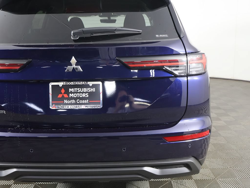 New 2026 Mitsubishi Outlander ES AWD/4WD image 16