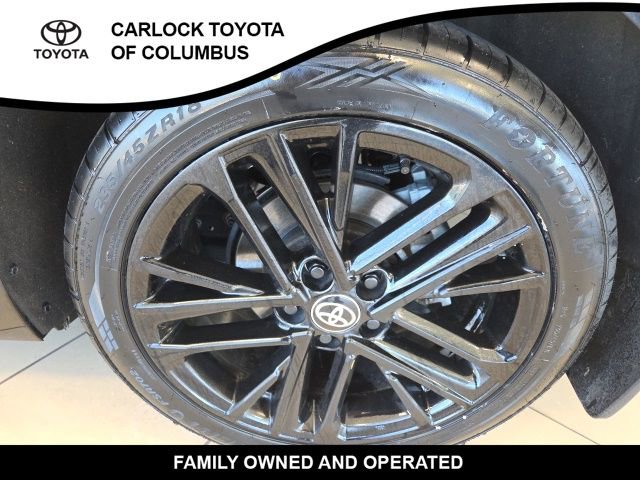 Used 2025 Toyota Camry SE w/ Convenience Package image 10