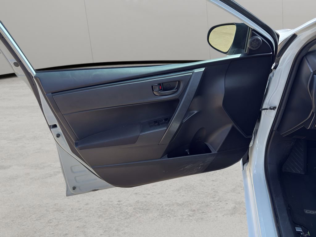 Used 2019 Toyota Corolla L image 6