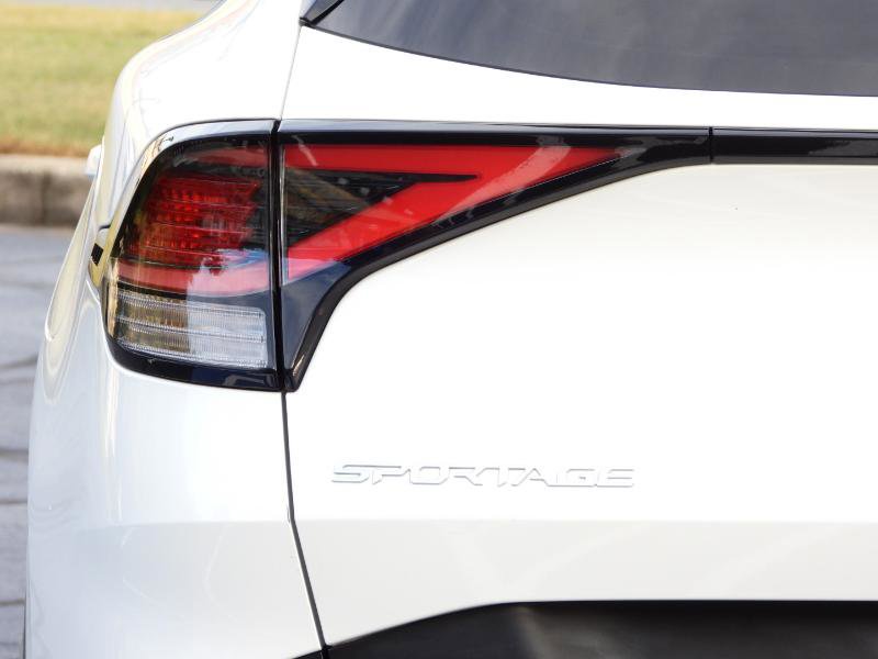 Used 2023 Kia Sportage LX image 17