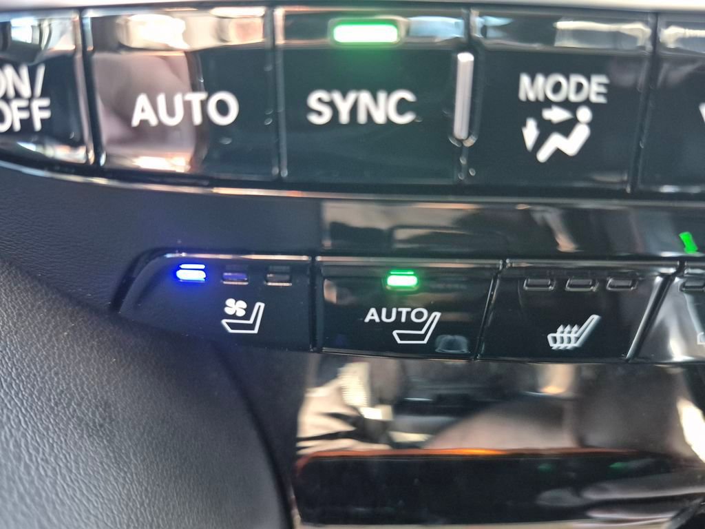 Used 2025 Acura MDX w/ Advance Package image 18