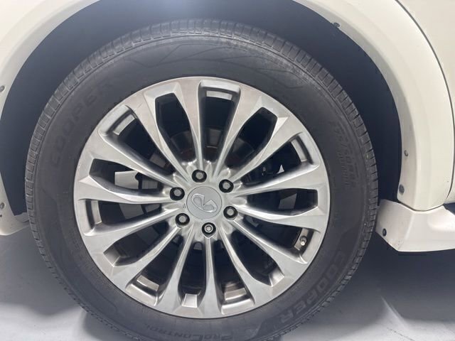 Used 2015 INFINITI QX80 4WD w/ 22" Wheel Package image 6