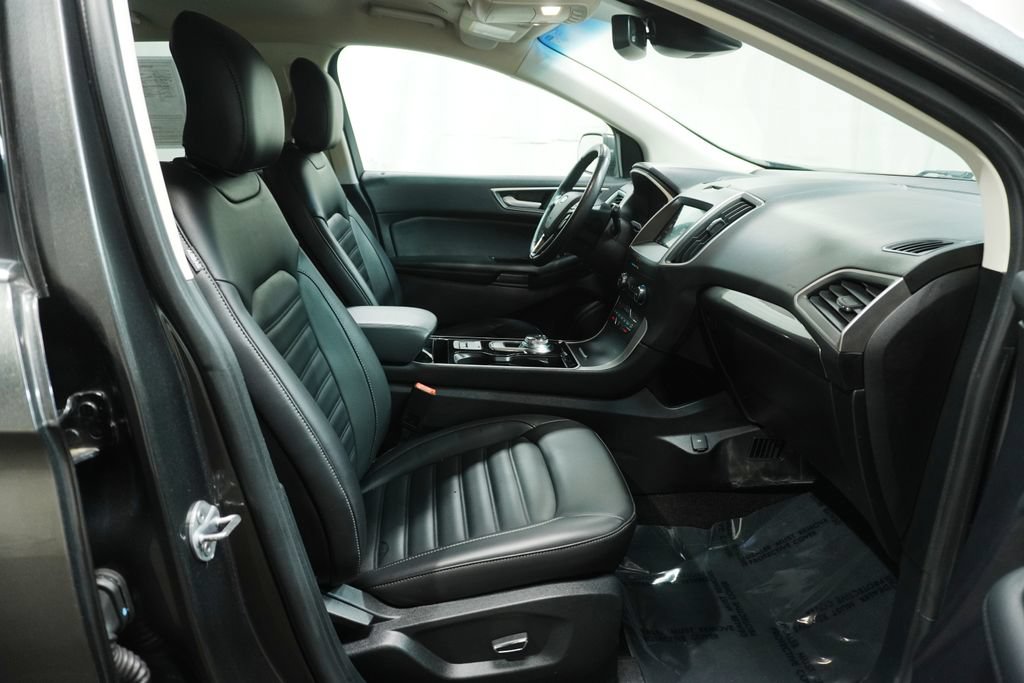 Used 2019 Ford Edge SEL w/ Equipment Group 201A FWD image 13