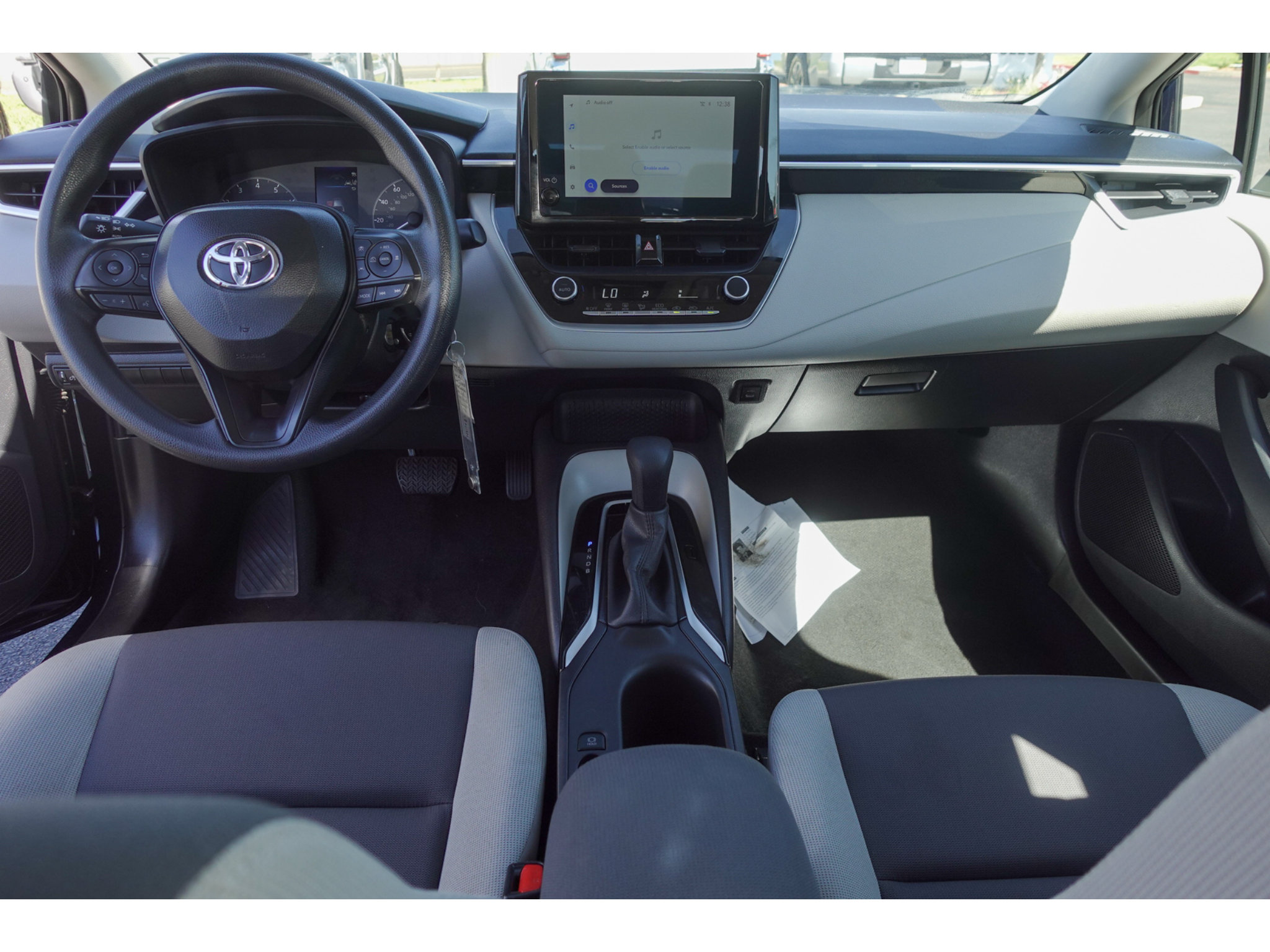 Used 2025 Toyota Corolla LE FWD image 22
