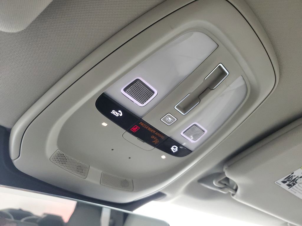 Used 2024 Volvo XC90 B6 Ultimate w/ Protection Package image 36