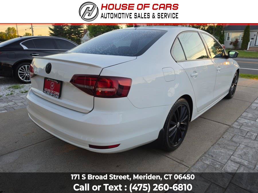 Used 2016 Volkswagen Jetta Sport FWD image 4