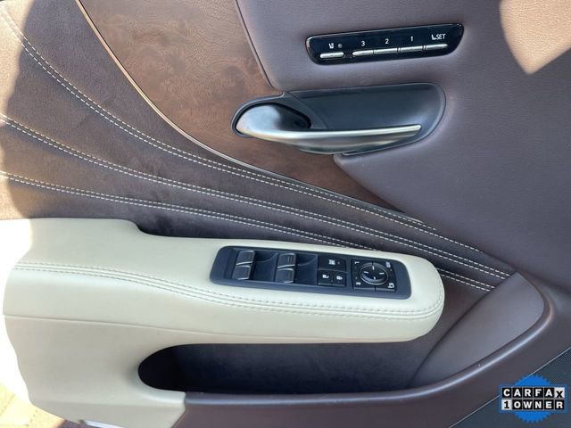 Used 2018 Lexus LS 500 w/ Accessory Package (Z2) image 10