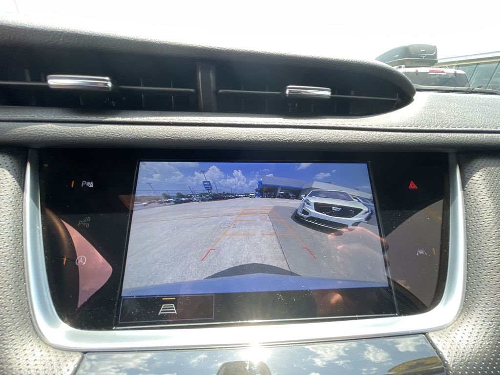 Certified 2024 Cadillac XT6 Luxury FWD image 13