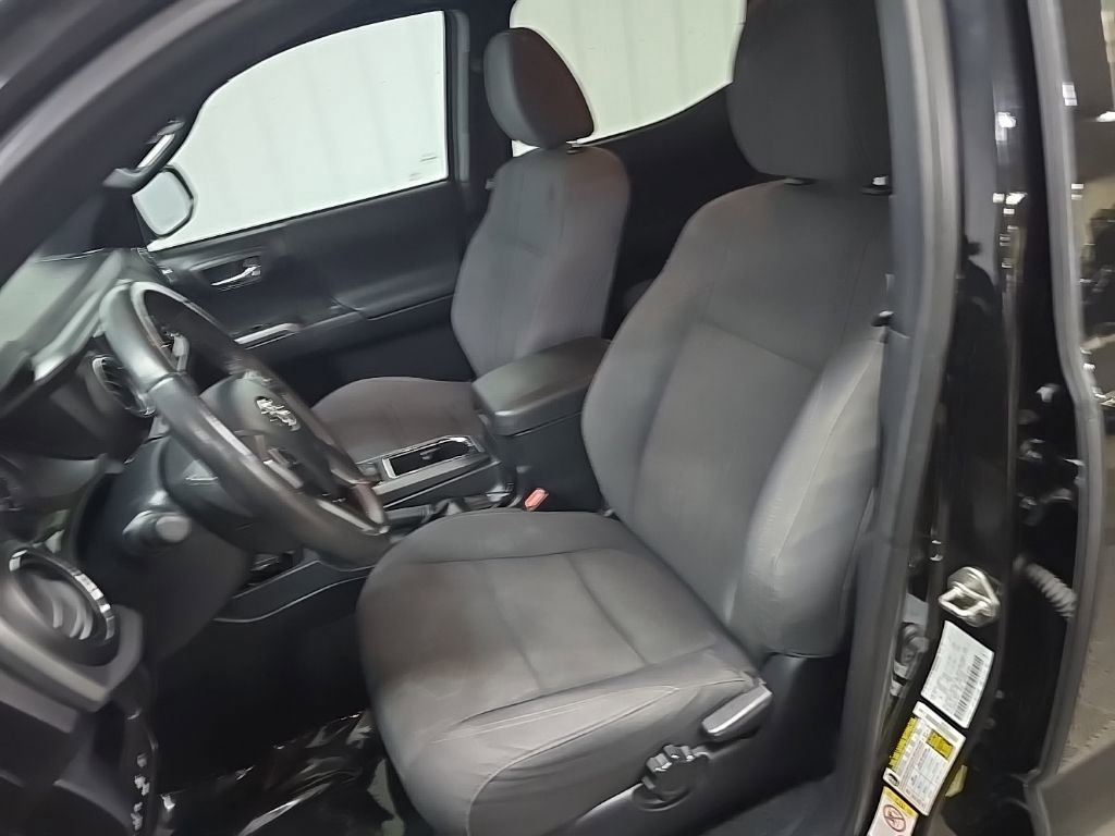 Used 2019 Toyota Tacoma TRD Off-Road AWD/4WD image 29