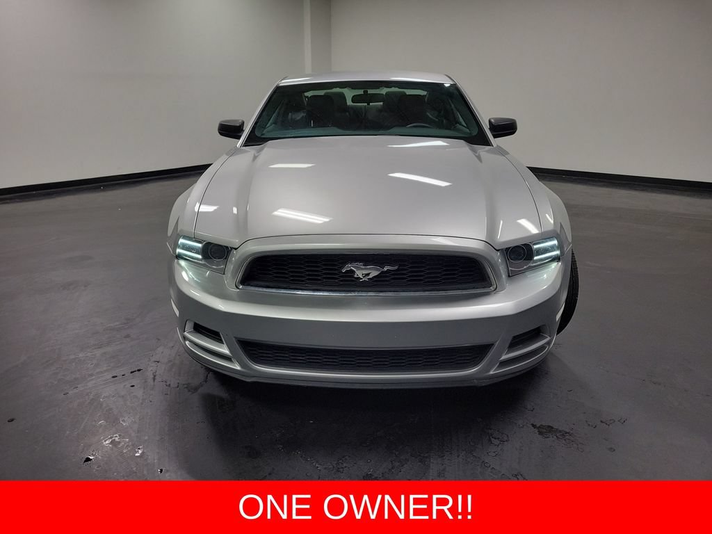 Used 2014 Ford Mustang Coupe RWD image 2