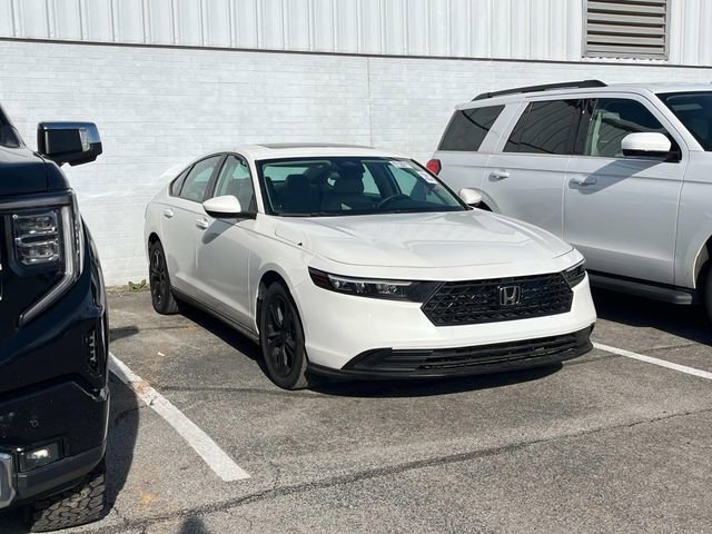 Used 2023 Honda Accord EX image 2