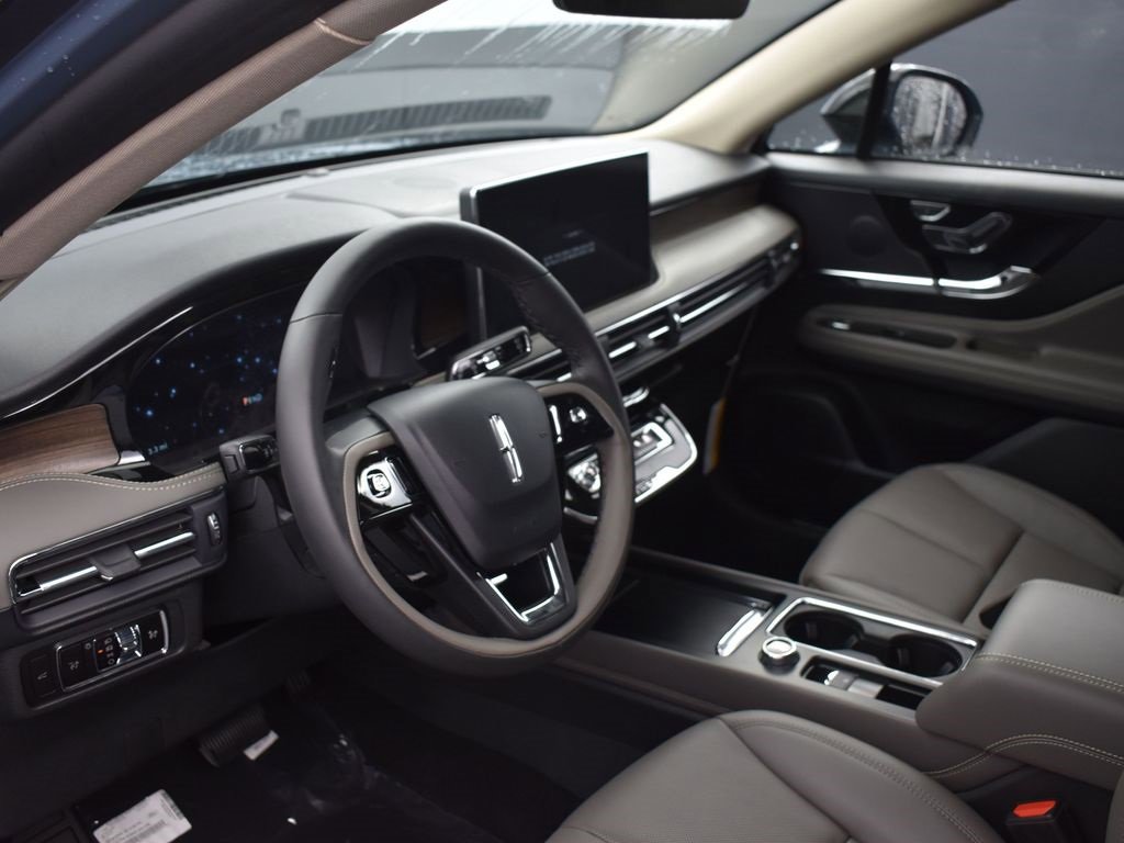 New 2025 Lincoln Corsair Reserve w/ Jet Appearance Package image 8