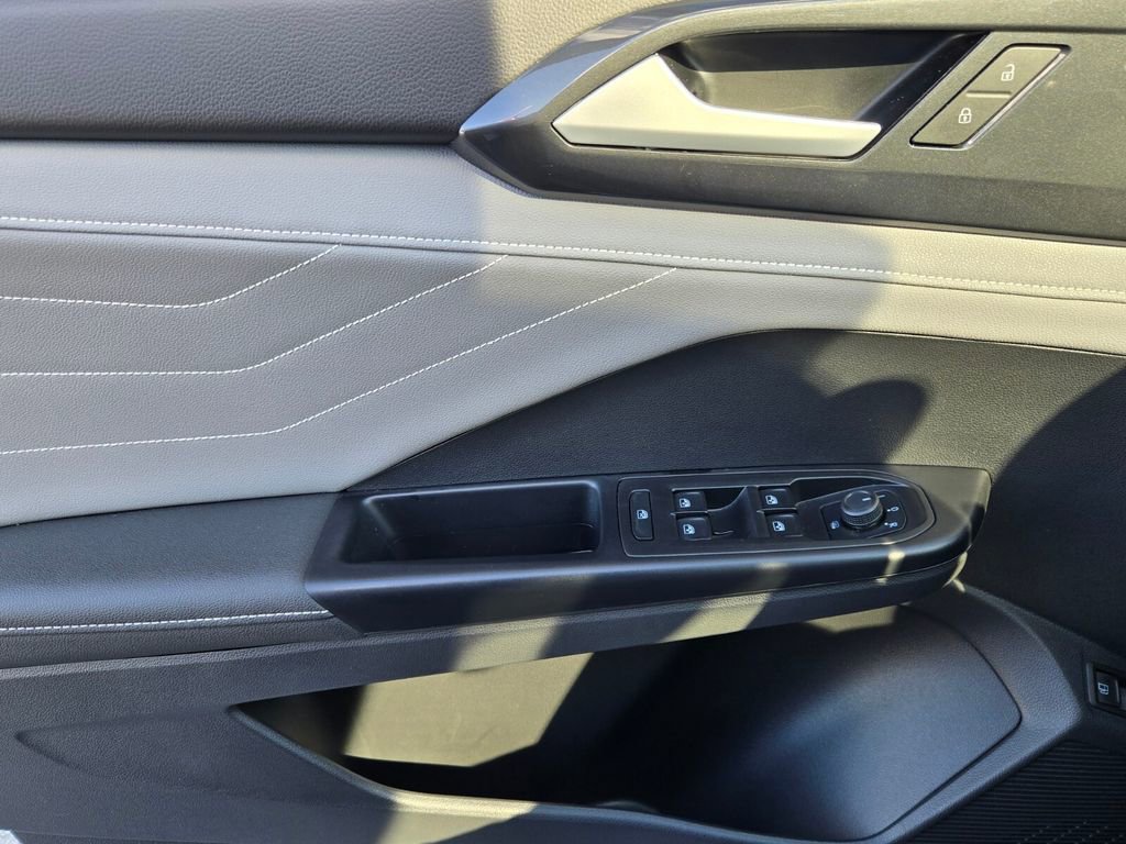 Certified 2024 Volkswagen Taos SEL image 26